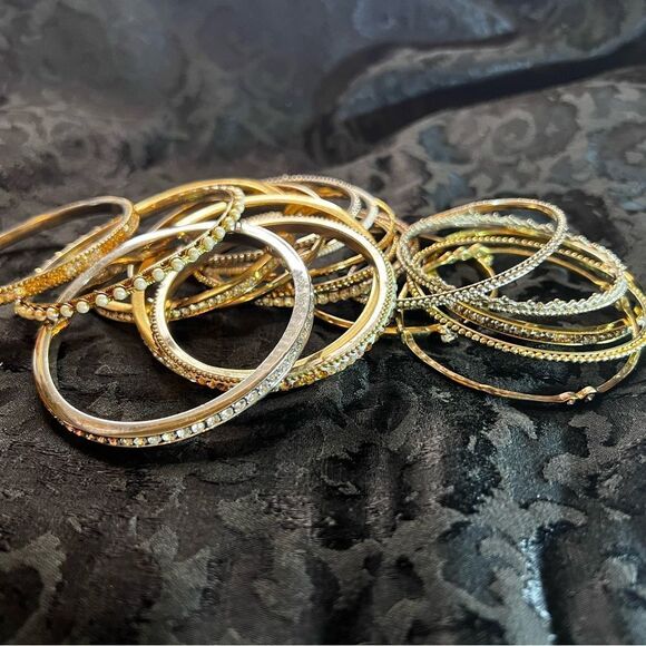 An Armful of Sparkly, Shiny Bangles - Picture 2 of 8